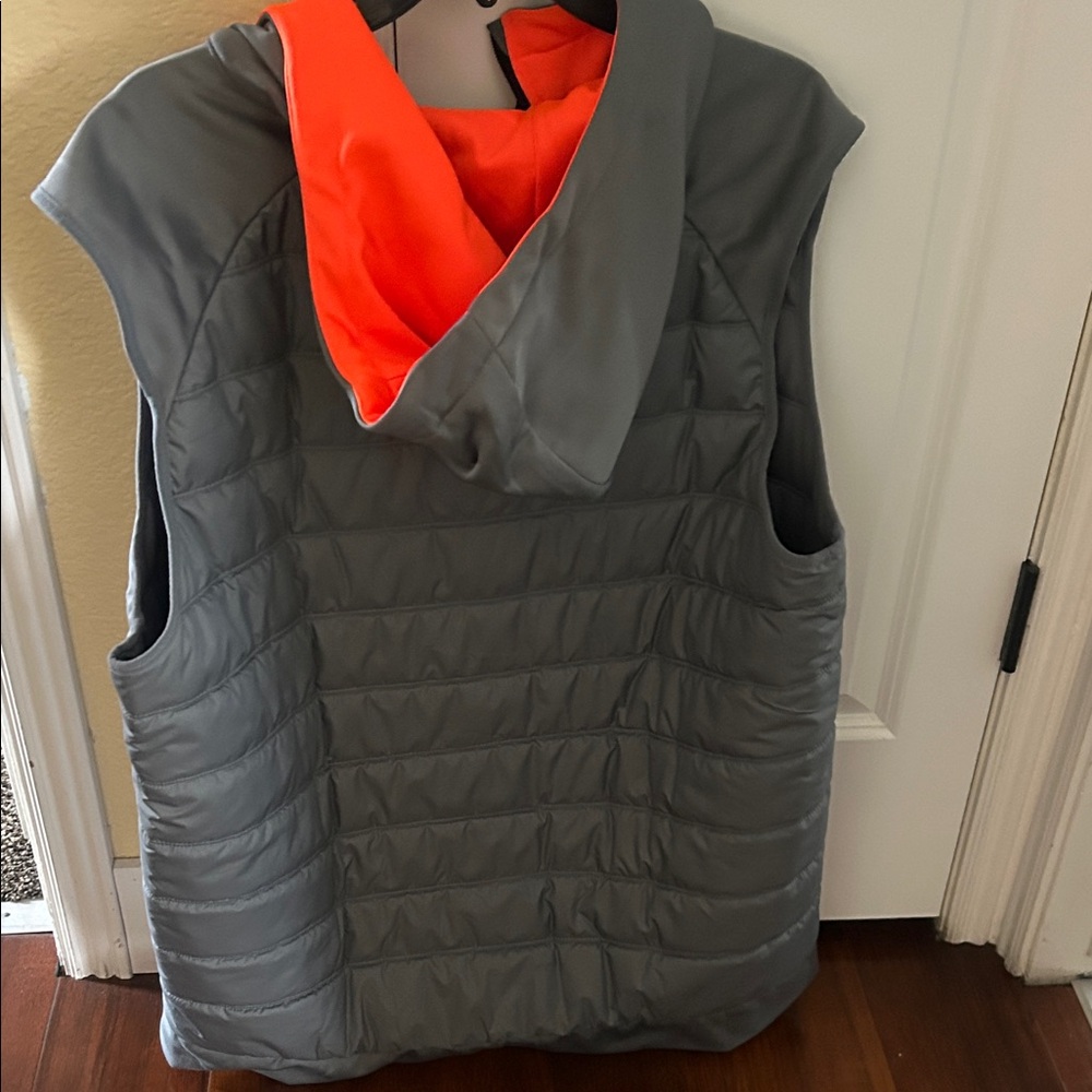 Nike Men's Gray and Orange Puffer Vest - Picture 3 of 4